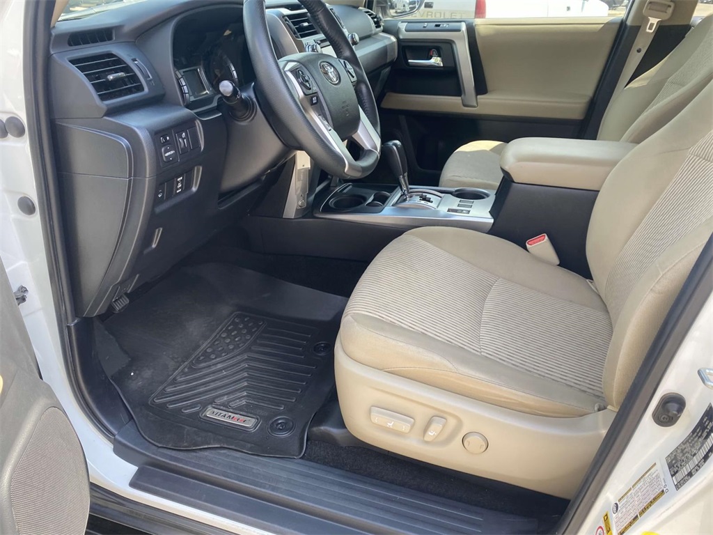 2018 Toyota 4Runner SR5 photo 12