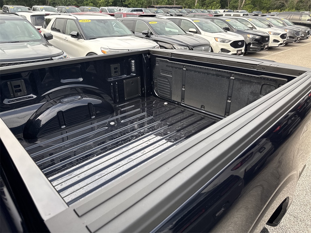2025 Ford F-150 XLT photo 13