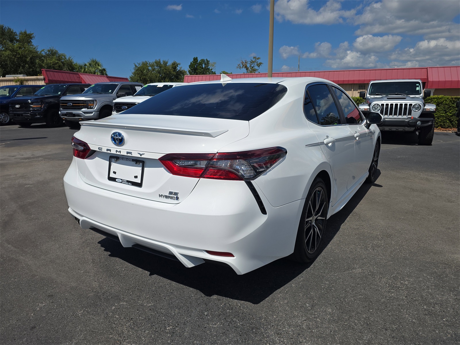 2024 Toyota Camry Hybrid SE photo 4