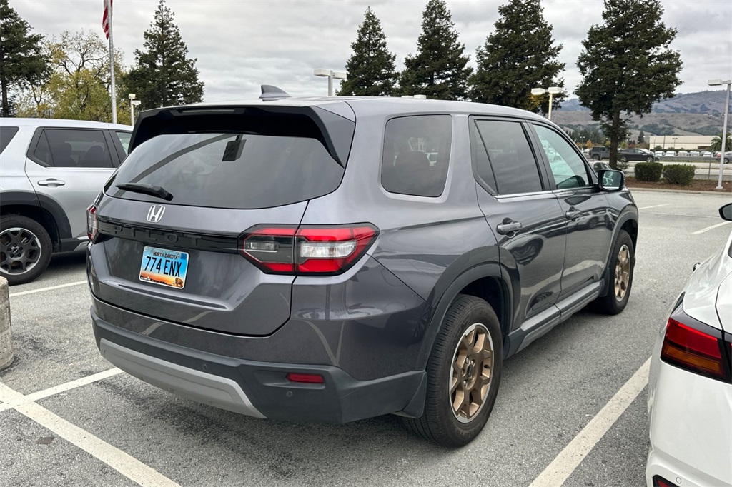 2024 Honda Pilot EX-L photo 2