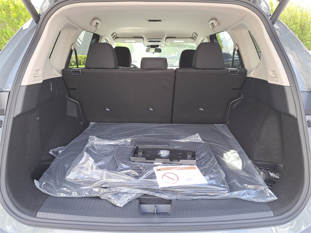 2026 Nissan Rogue SV photo 10