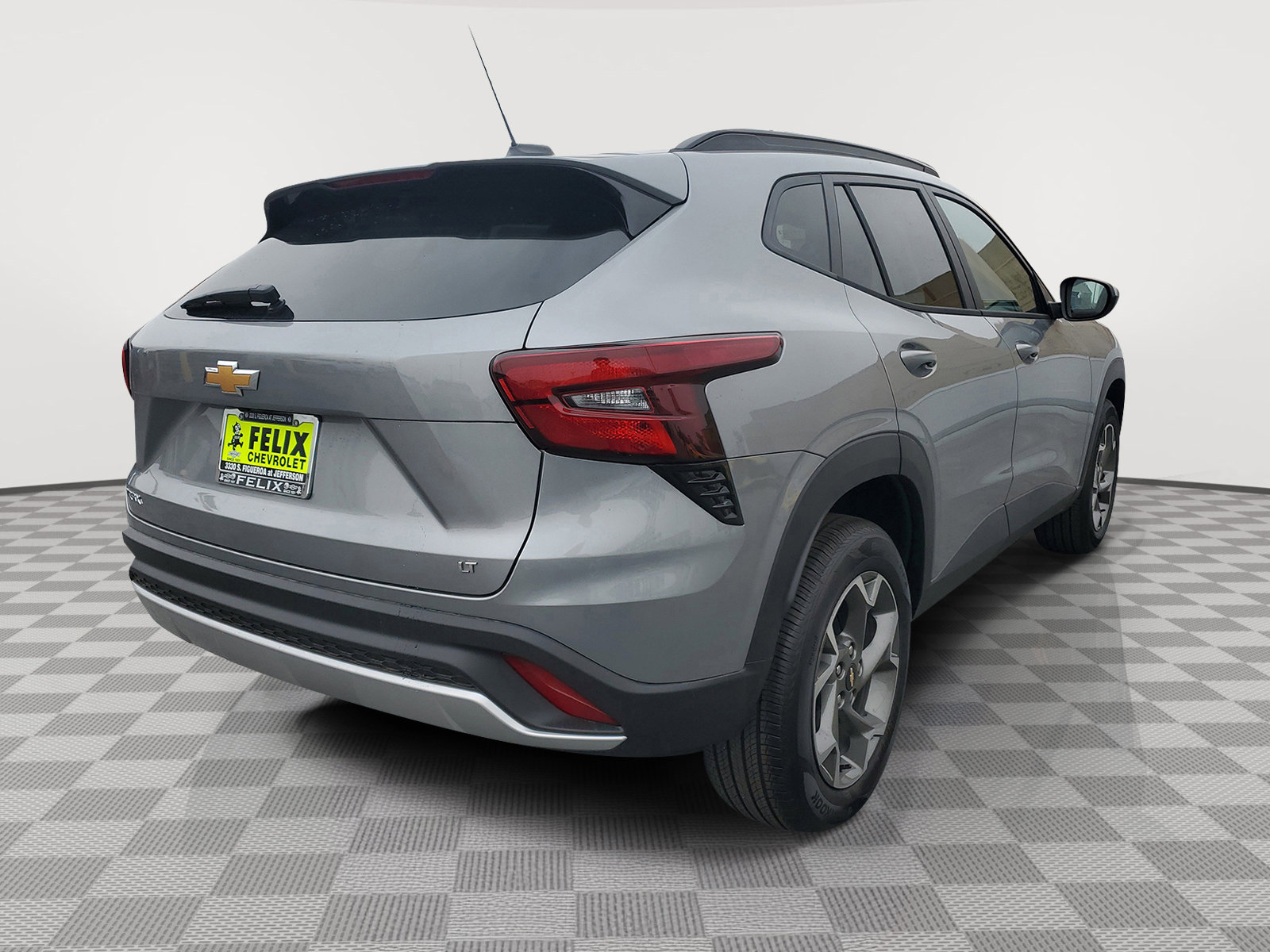 2026 Chevrolet Trax LT photo 2
