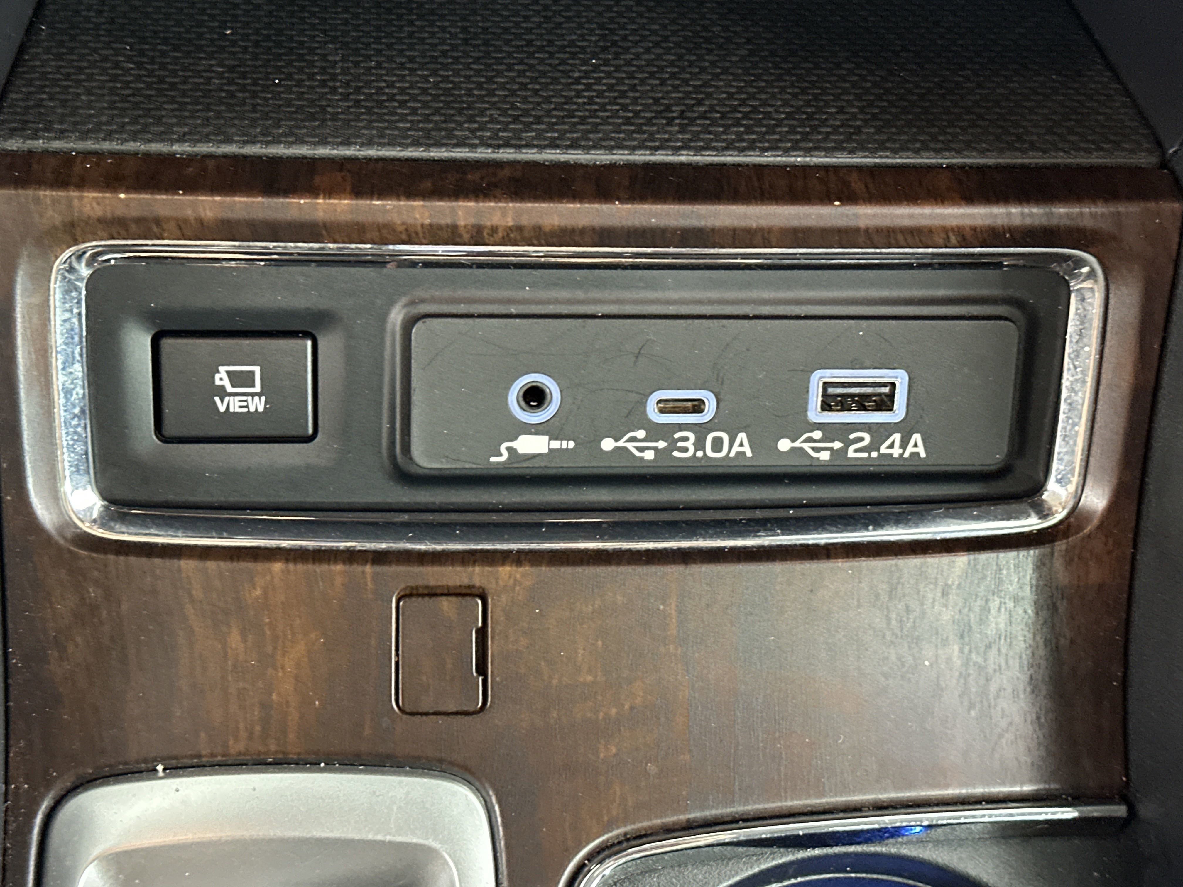 2024 Subaru Ascent Touring photo 9