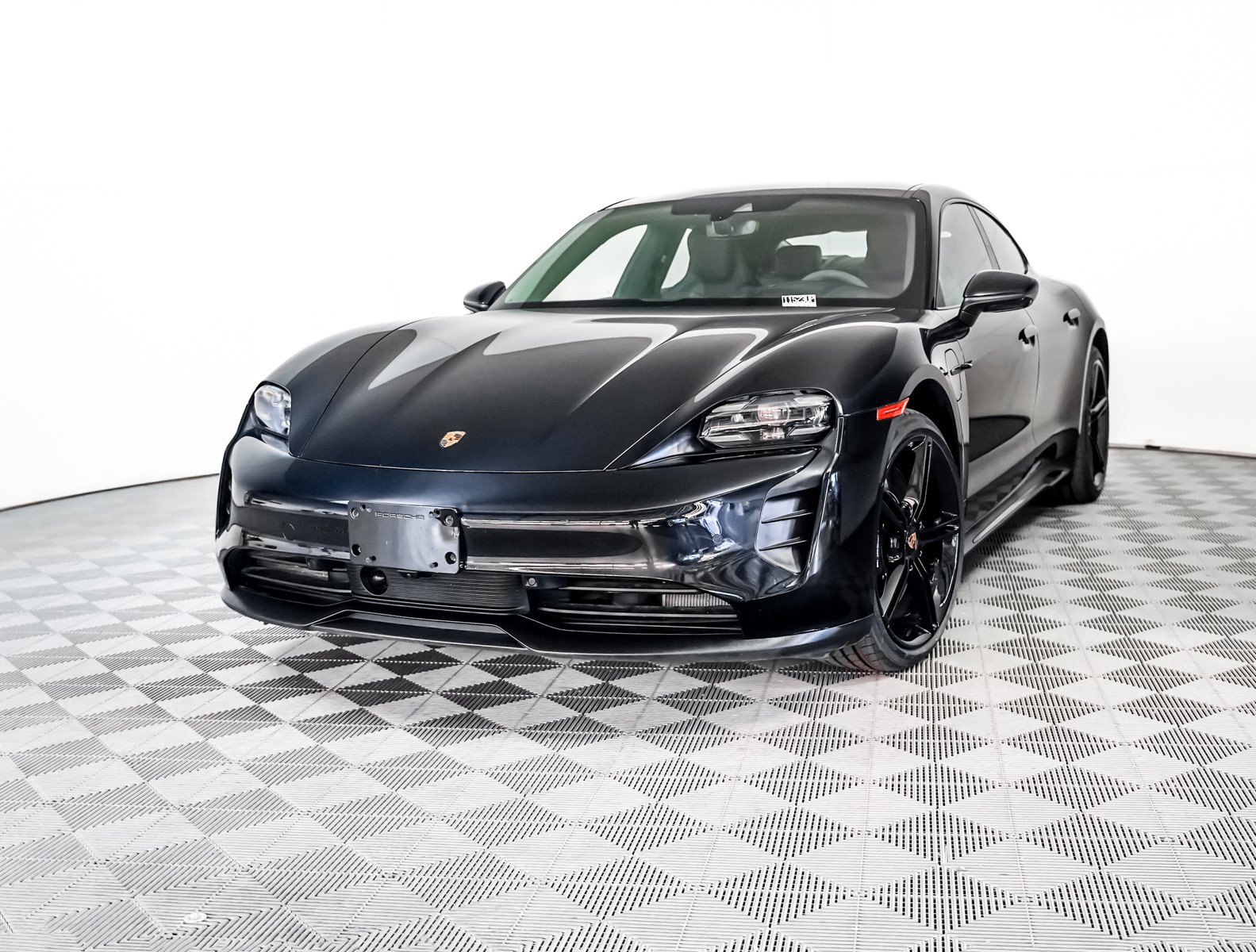 2024 Porsche Taycan GTS's photo