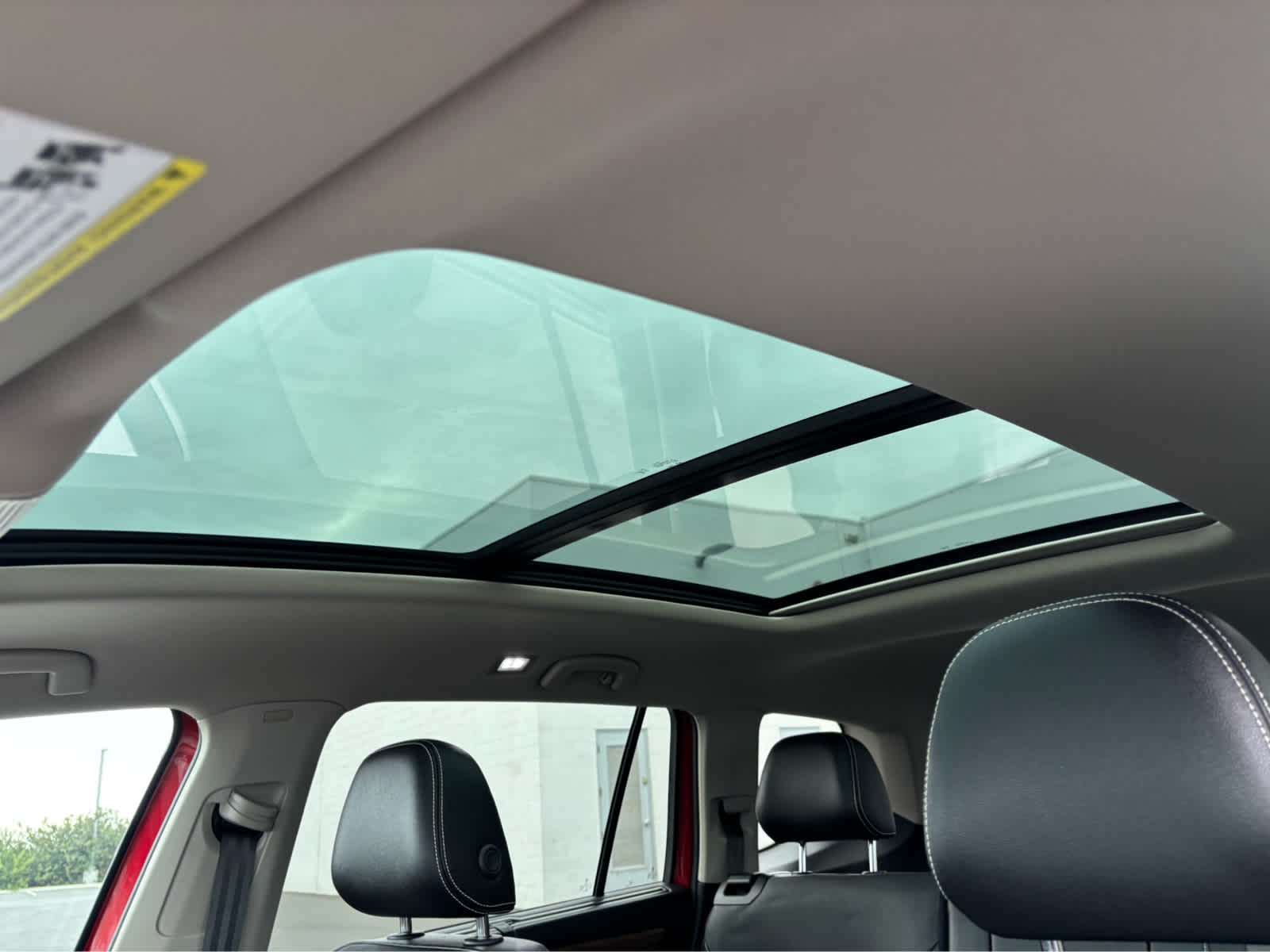 2025 Volkswagen Atlas SE Technology photo 11