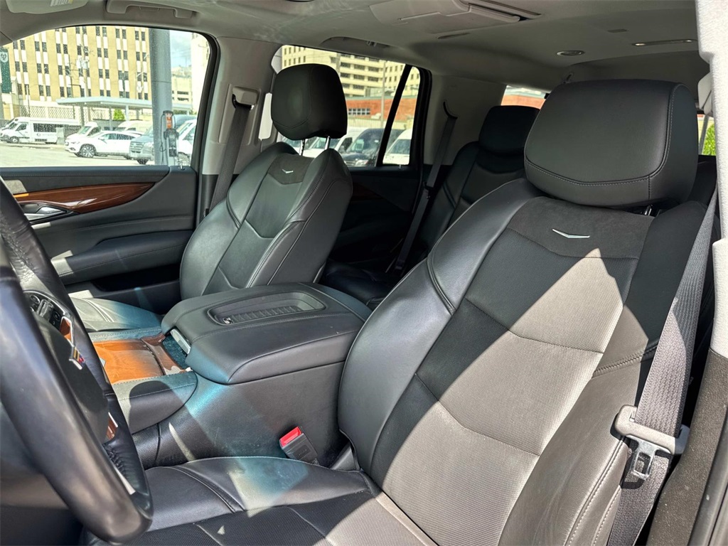 2019 Cadillac Escalade Premium Luxury photo 13