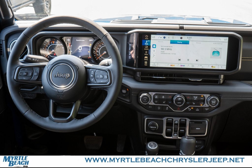 2025 Jeep Gladiator Sport photo 13
