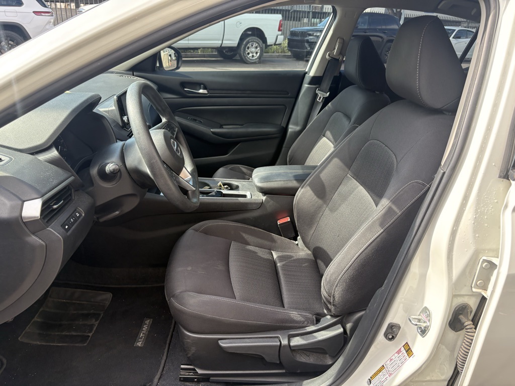 2022 Nissan Altima 2.5 S photo 7