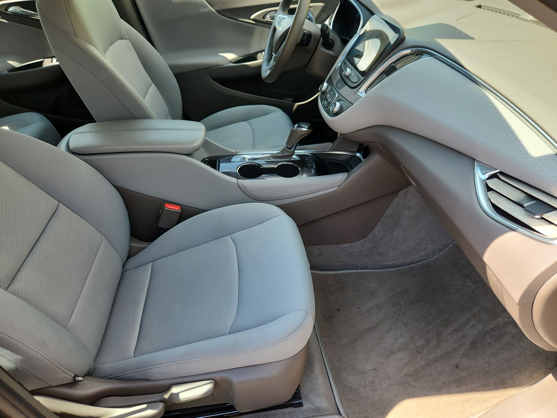 2016 Chevrolet Malibu 2LT photo 28