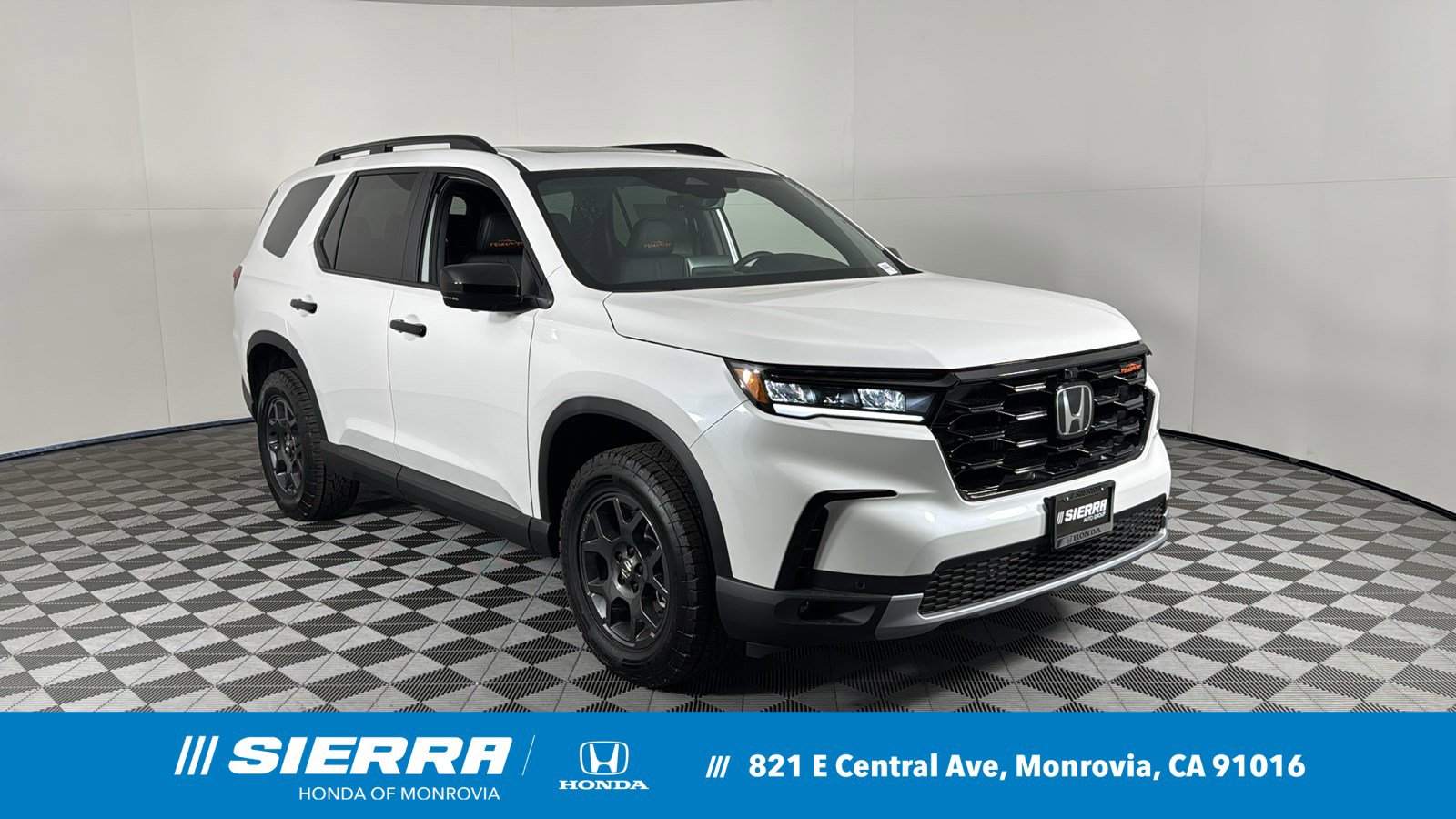 2025 Honda Pilot TrailSport's photo