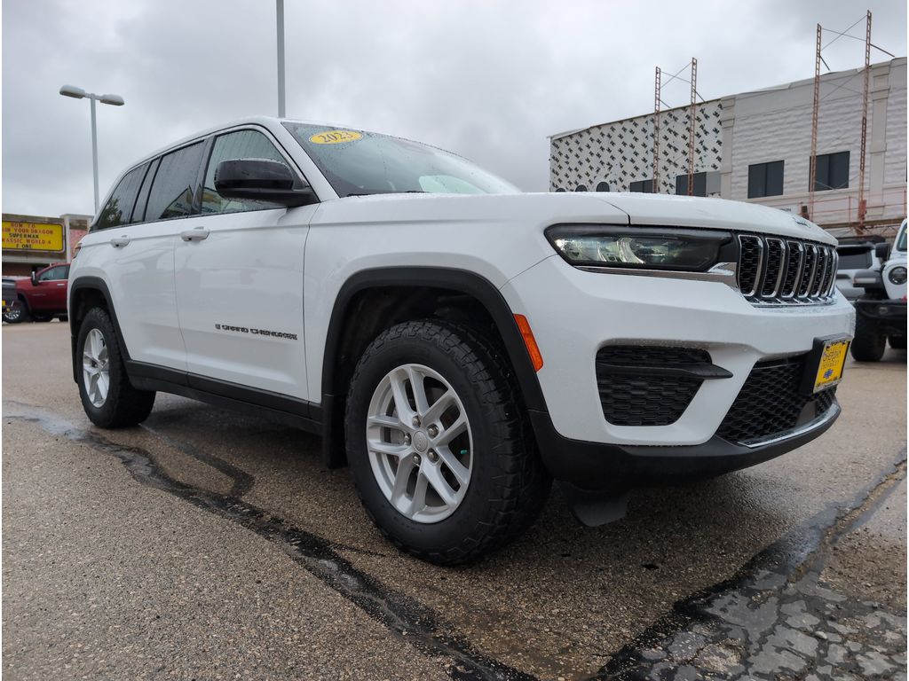 2023 Jeep Grand Cherokee Laredo photo 35