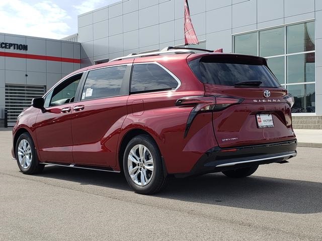 2025 Toyota Sienna Limited photo 8