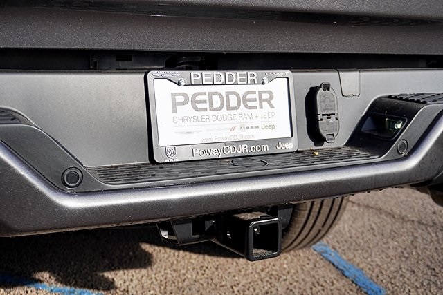 New 2026 Granite Crystal Metallic Clear-Coat Exterior Paint RAM Laramie image 19