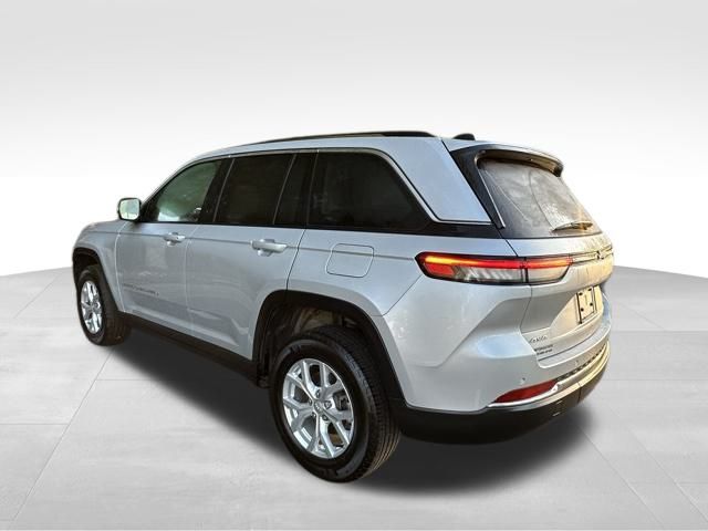 2023 Jeep Grand Cherokee Limited photo 4
