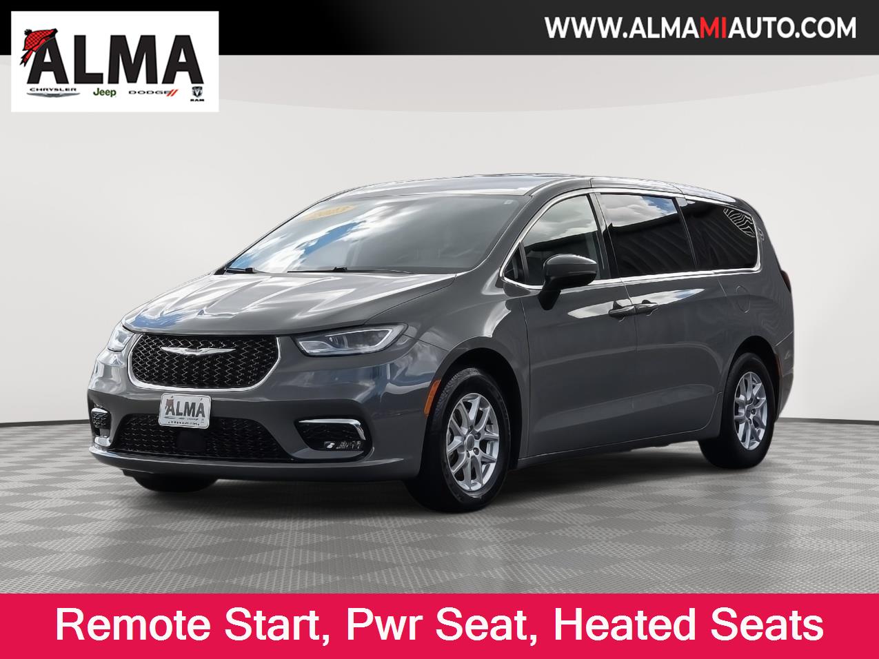 2023 Chrysler Pacifica Touring L photo 3