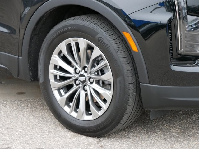 2024 Cadillac XT4 Premium Luxury photo 3