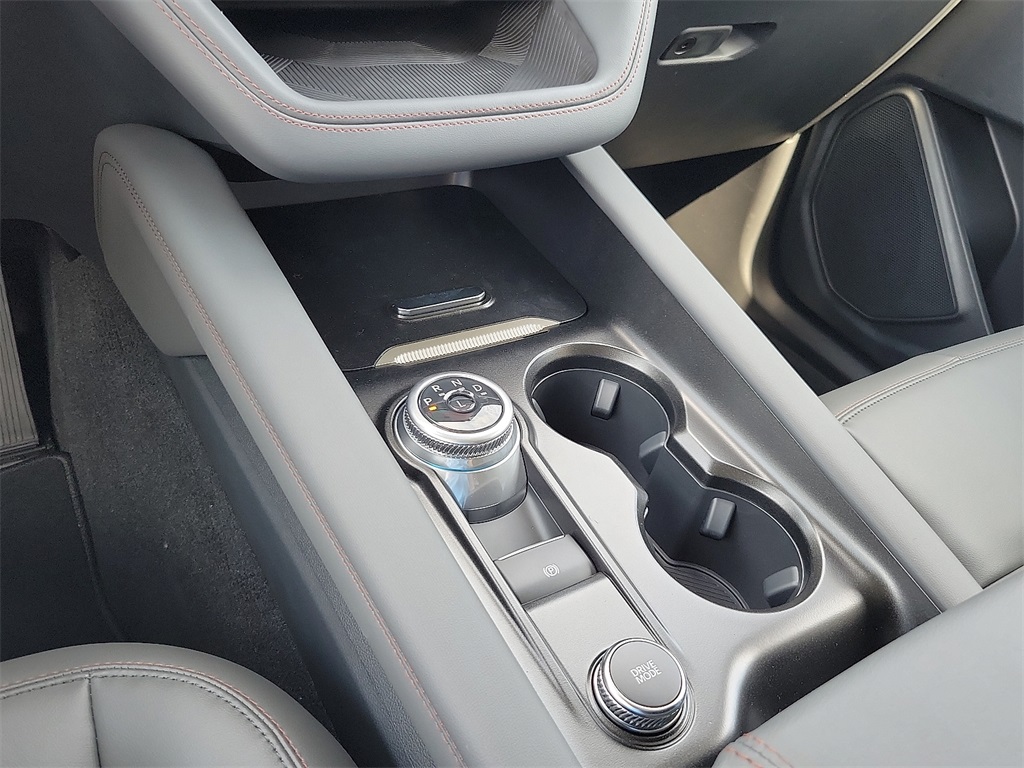 2025 Ford Explorer photo 17