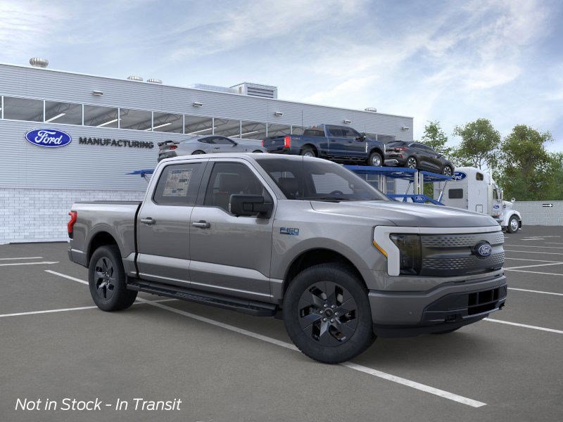 2025 Ford F-150 Lightning photo 3