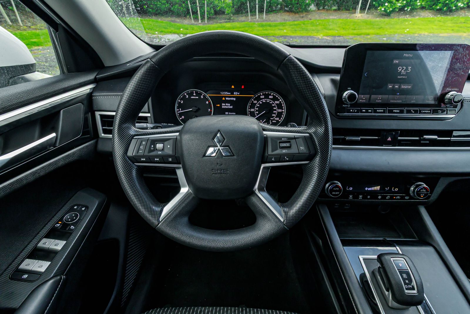 2022 Mitsubishi Outlander ES photo 18