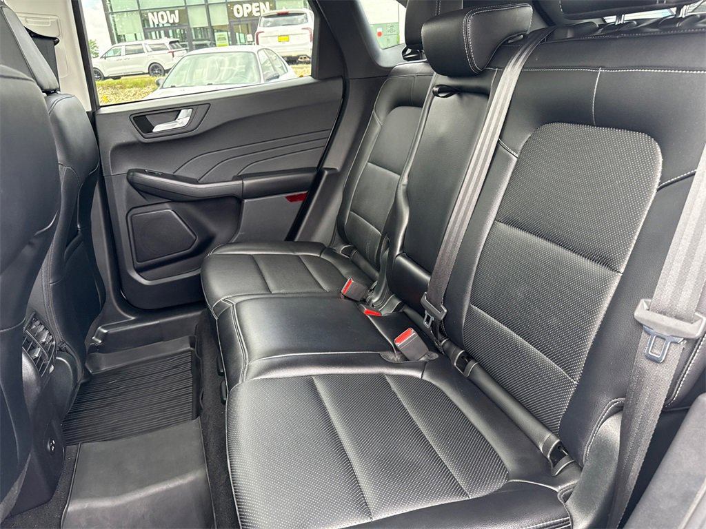 2022 Ford Escape Titanium photo 28