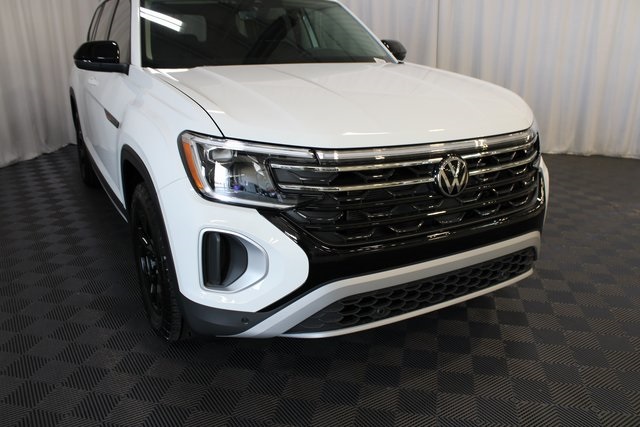 2025 Volkswagen Atlas Peak Edition SE photo 30