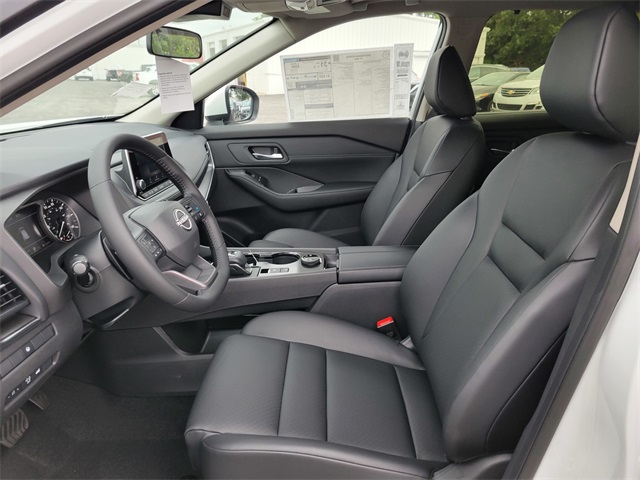 2026 Nissan Rogue SV photo 5