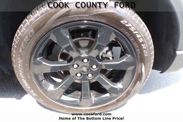 2024 Ford Explorer ST-Line photo 23