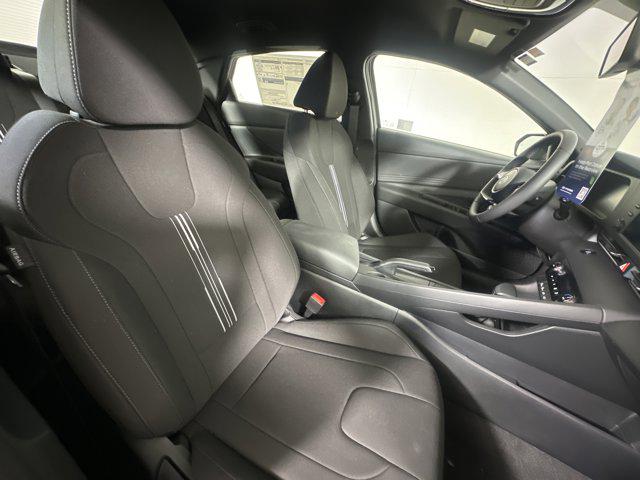 2025 Hyundai Elantra SEL Sport photo 20