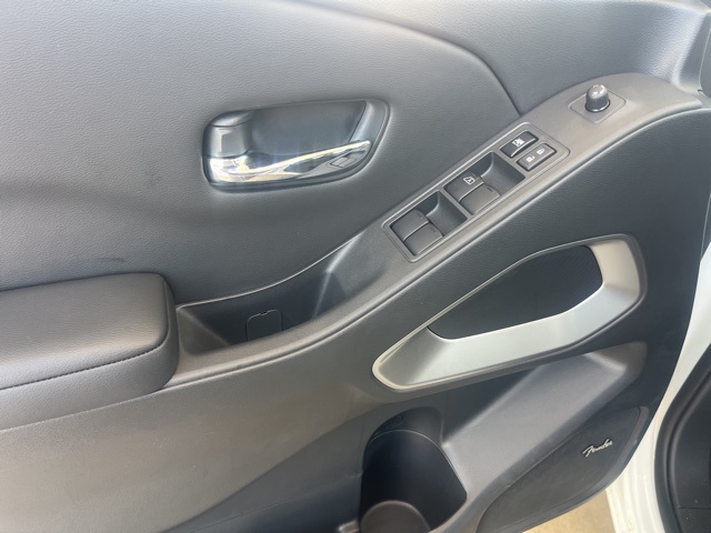 2025 Nissan Frontier Crew Cab SV photo 6