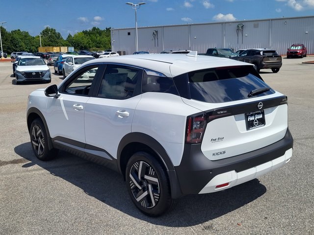 2025 Nissan Kicks SV photo 4