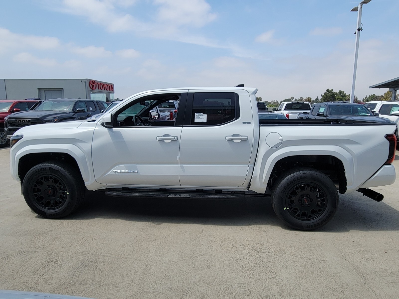 2025 Toyota Tacoma SR5 photo 2