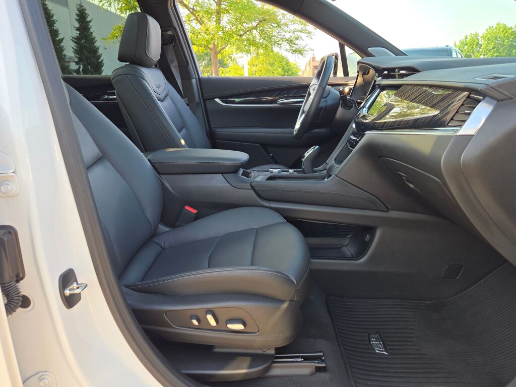 2024 Cadillac XT6 Premium Luxury photo 6