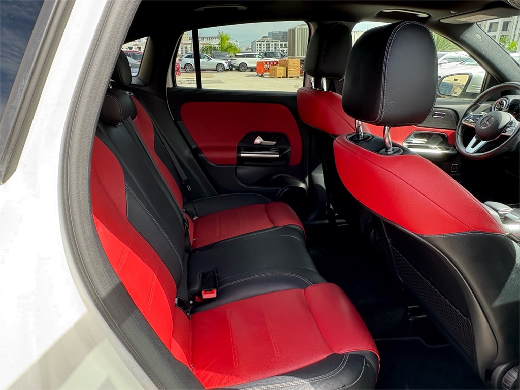 2022 Mercedes Benz GLA 250 photo 7