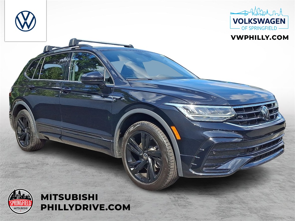 2024 Volkswagen Tiguan SE R-LINE BLACK's photo