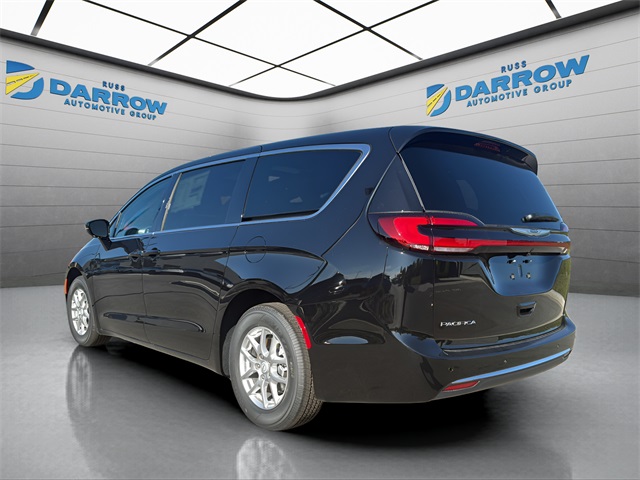 2026 Chrysler Pacifica photo 2