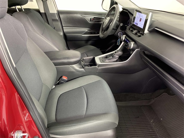 2024 Toyota RAV4 LE photo 8