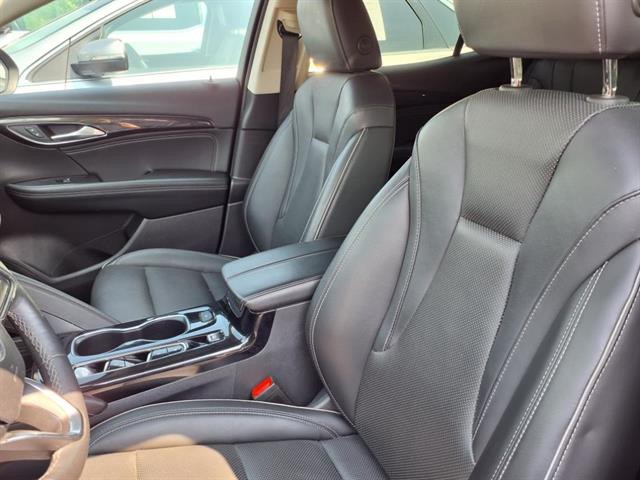 2023 Buick Envision Essence photo 3