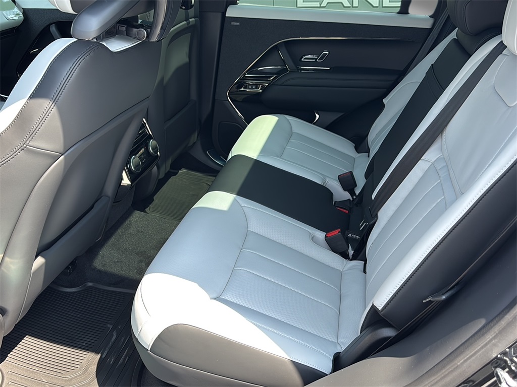2025 Land Rover Range Rover Sport SE photo 22