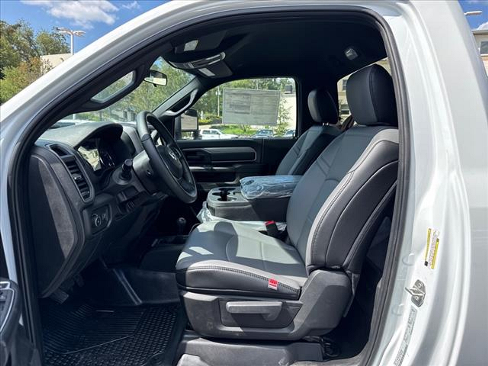 2024 Ram 3500 Tradesman SLT photo 4