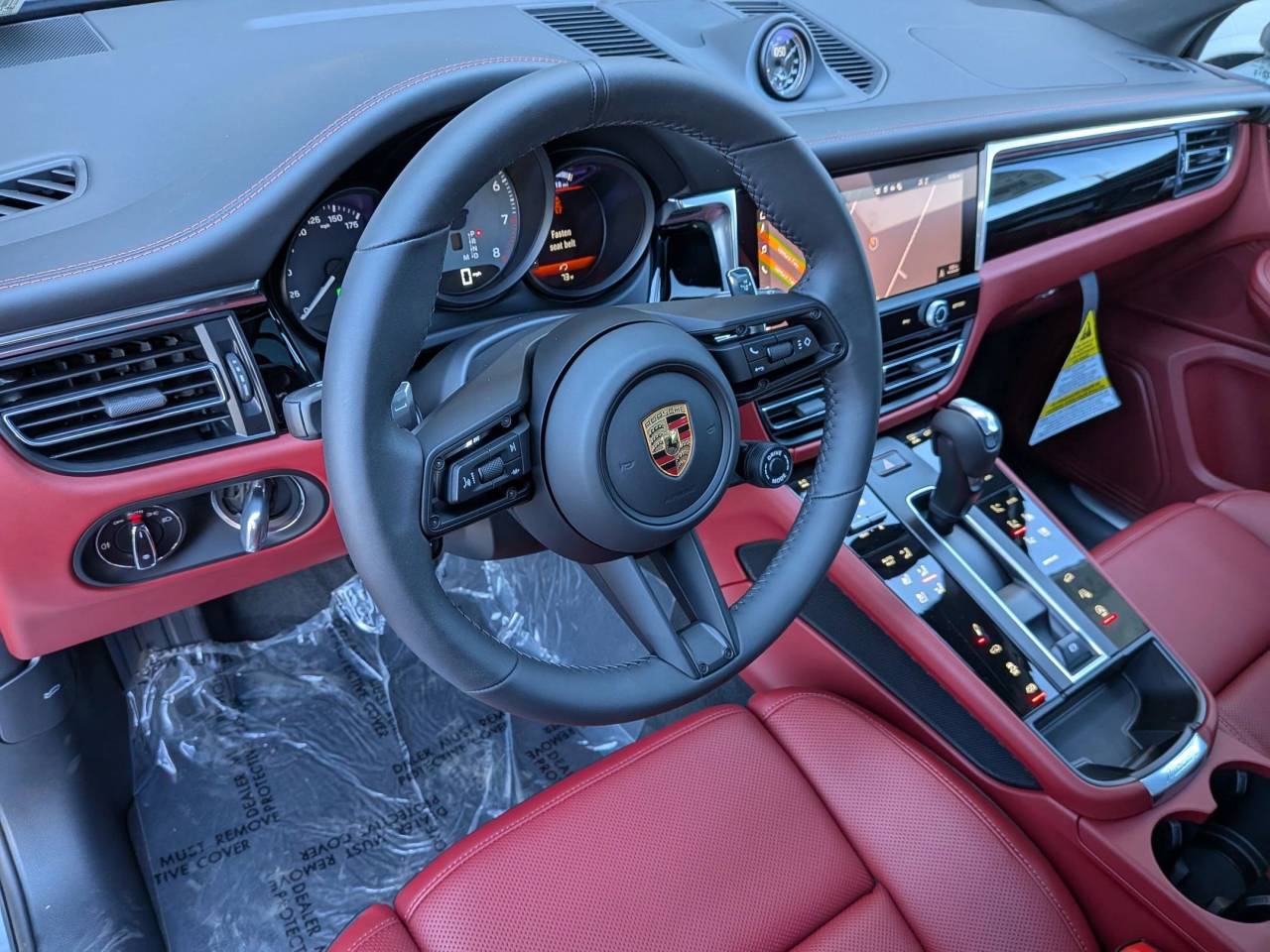2025 Porsche Macan S photo 2