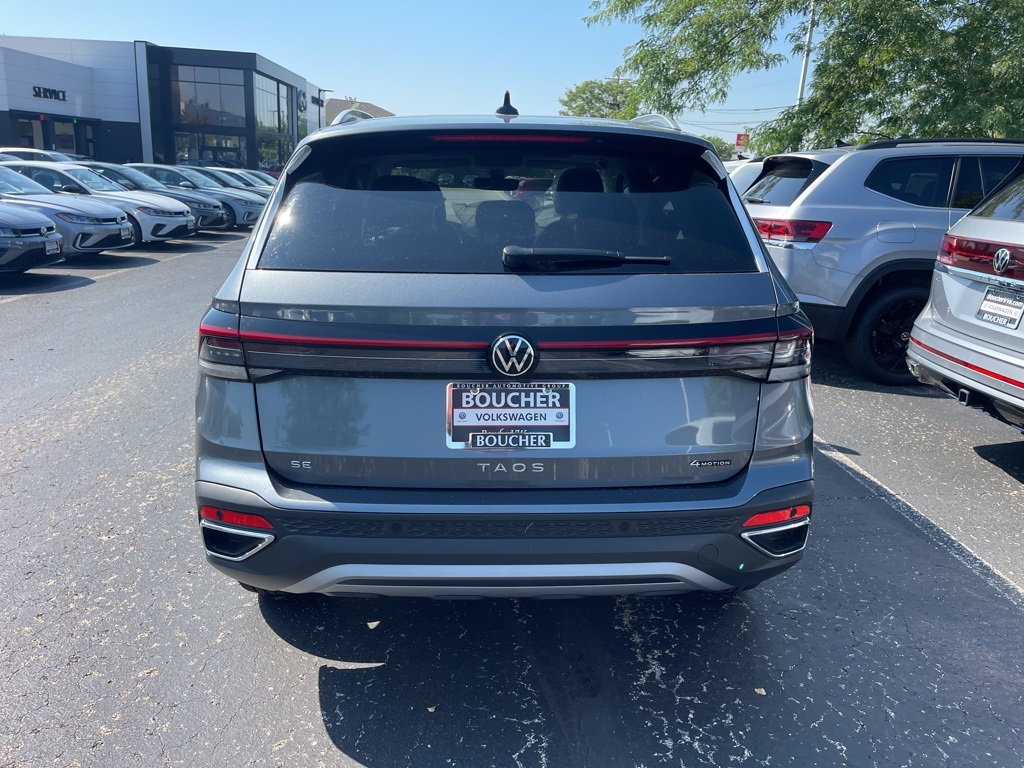 2025 Volkswagen Taos SE photo 4