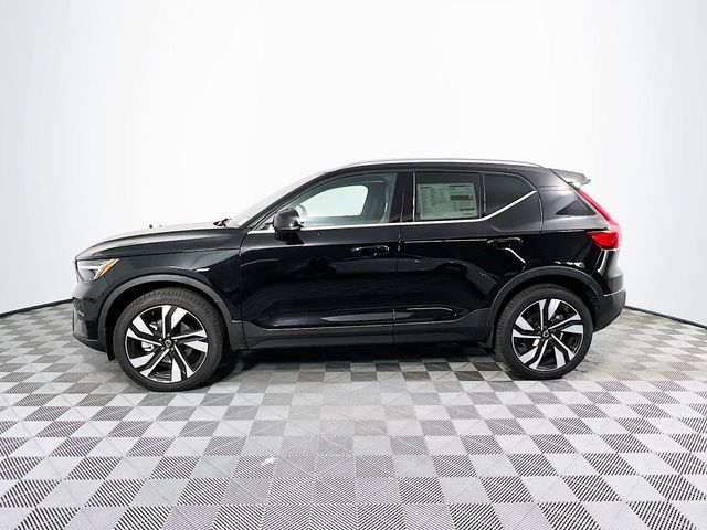 2024 Volvo XC40 Plus photo 3