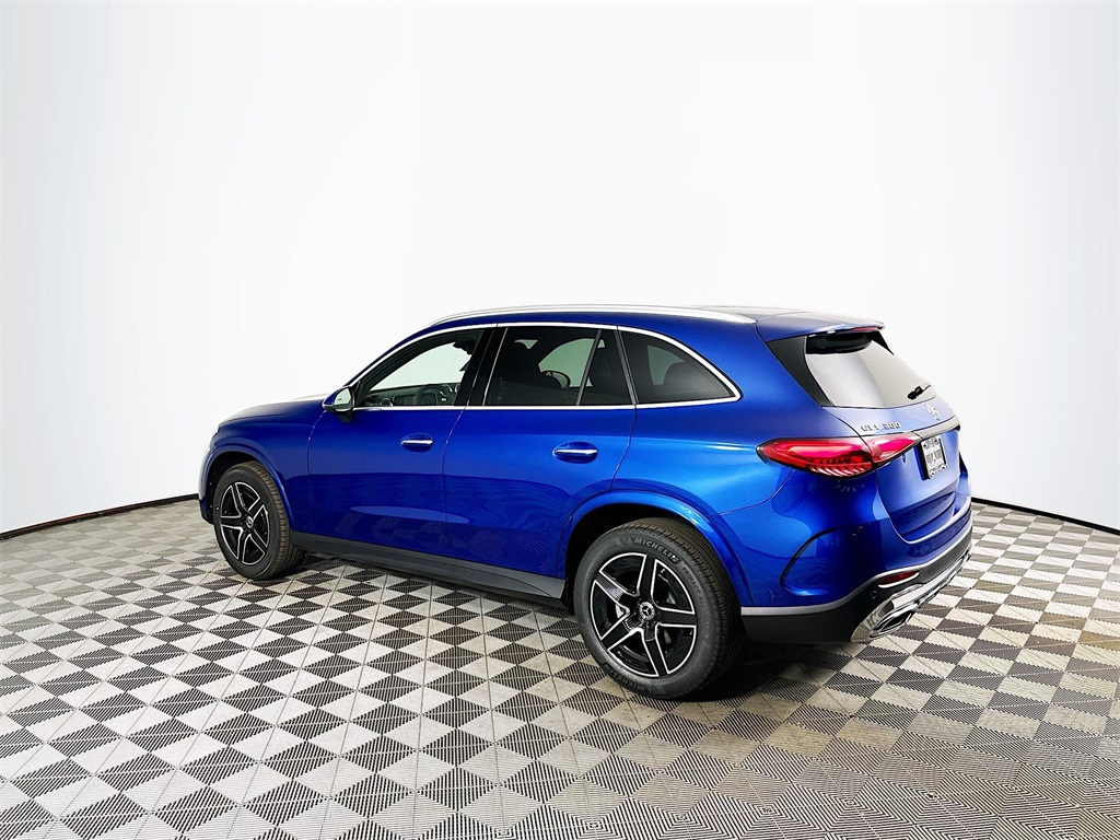 2026 Mercedes Benz GLC 300 4MATIC photo 4
