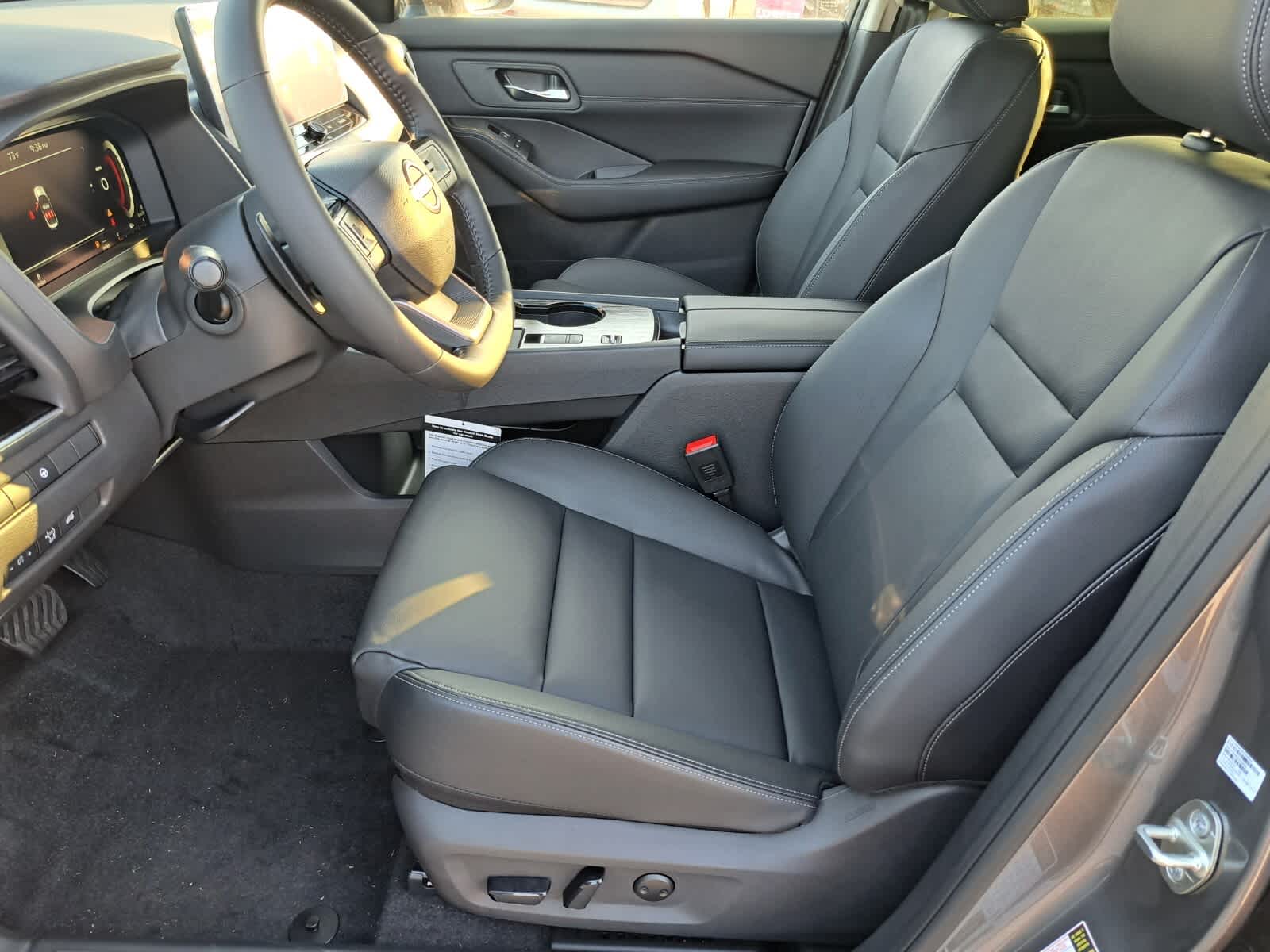 2025 Nissan Rogue SL photo 10