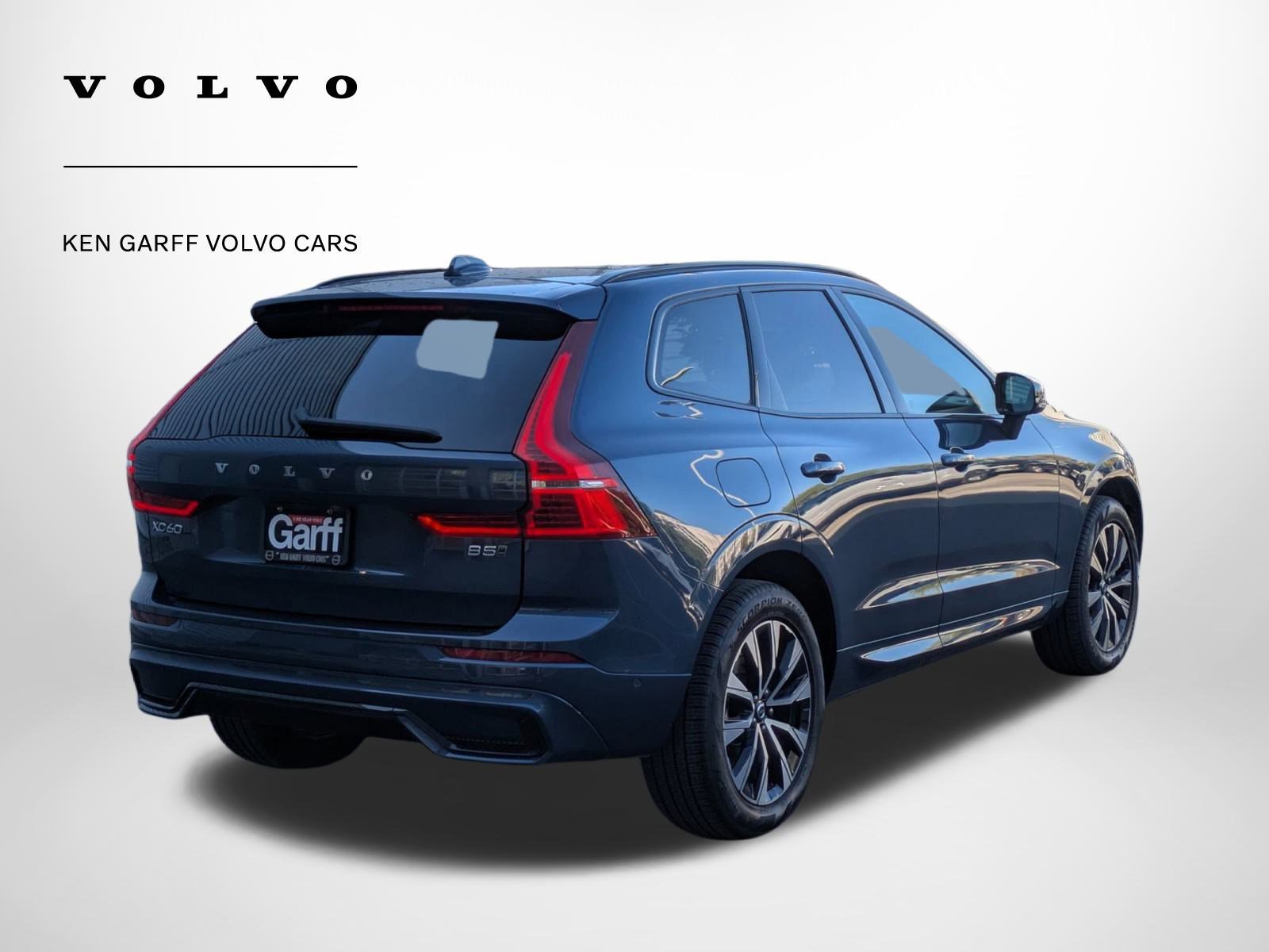 2025 Volvo XC60 Plus photo 3