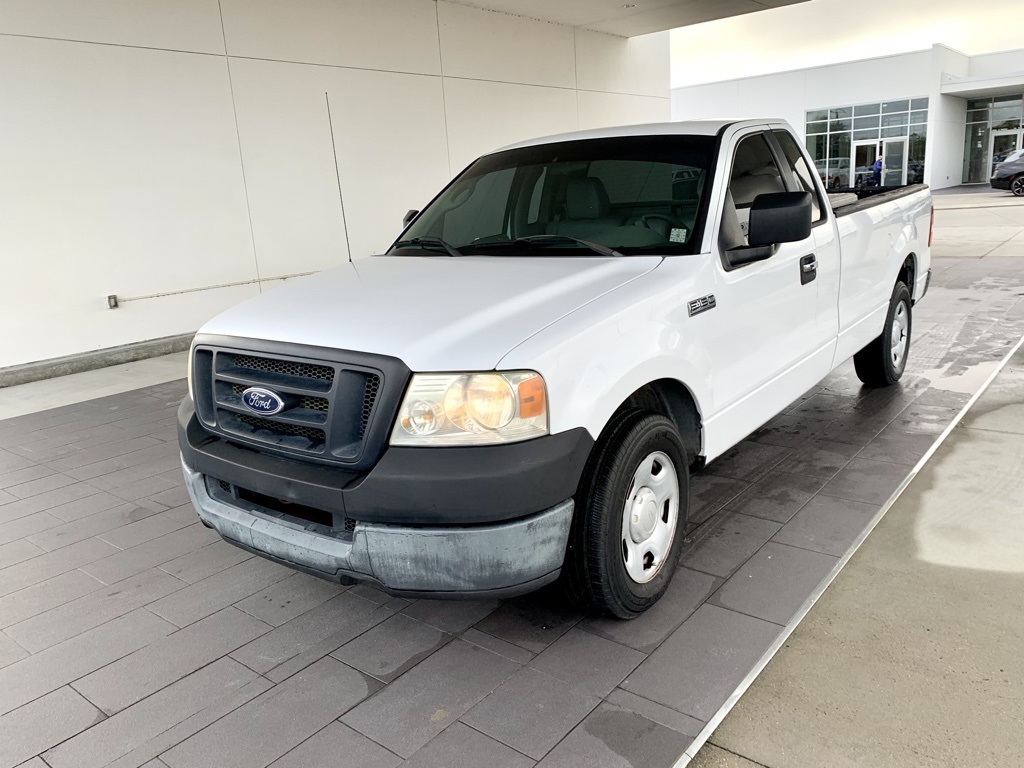 2005 Ford F-150 XL's photo