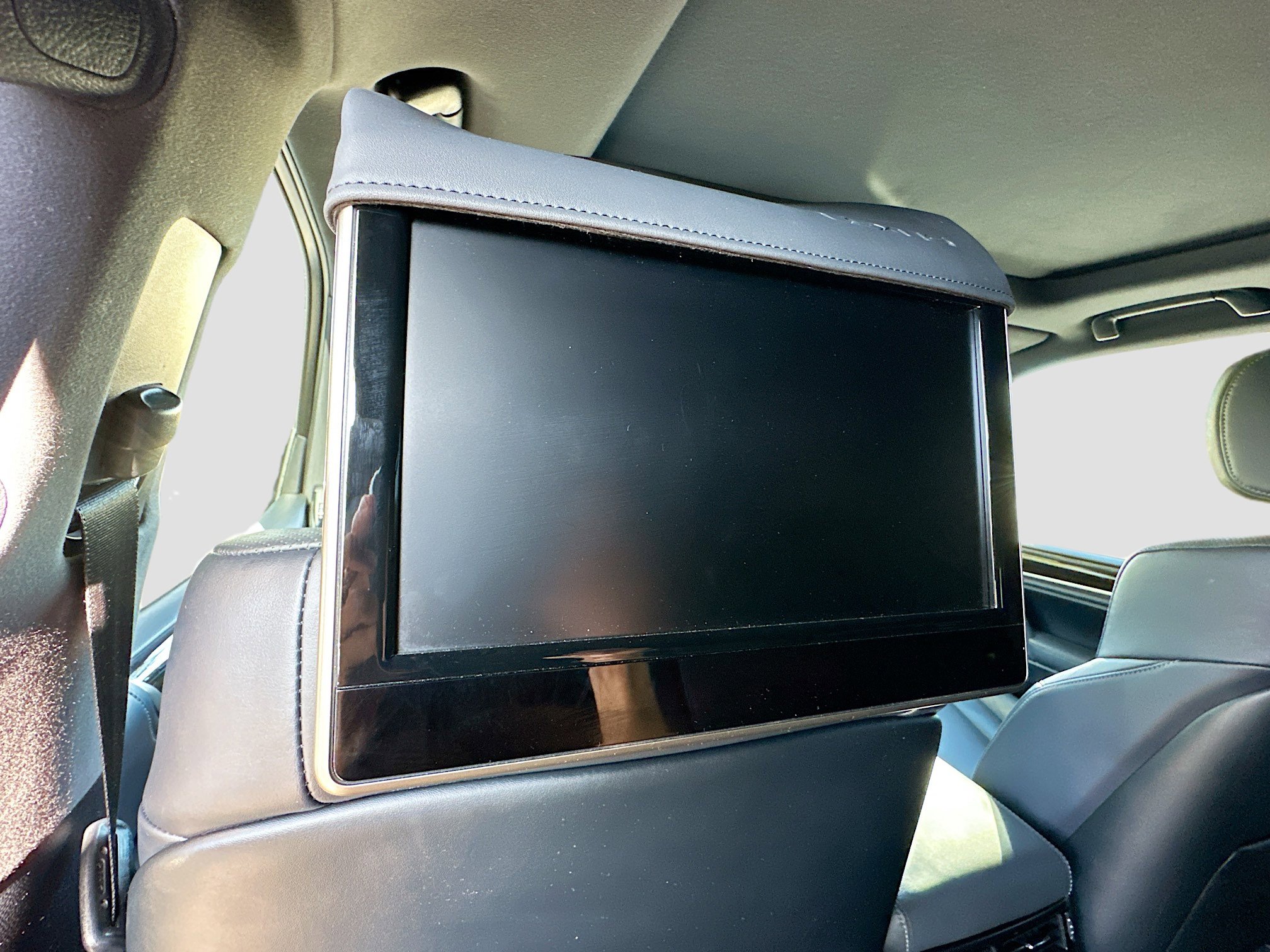 2020 Lexus LX 570 photo 26