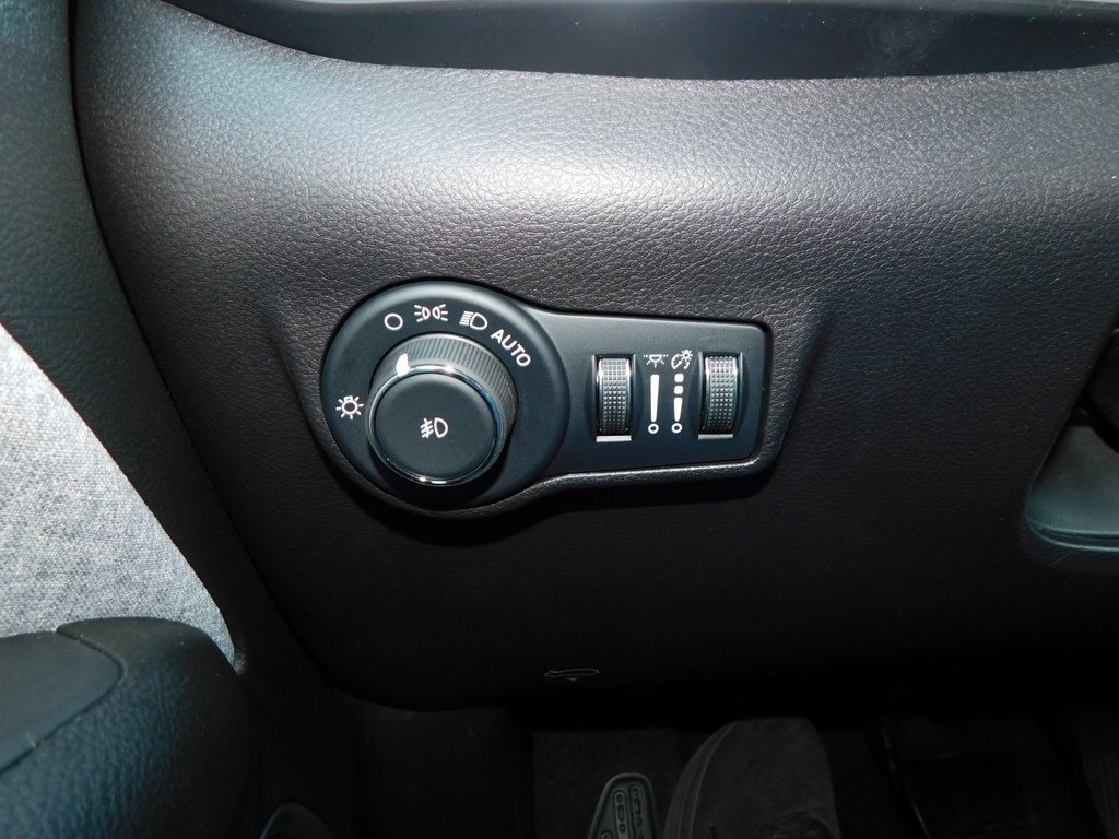 2025 Jeep Compass Latitude photo 5