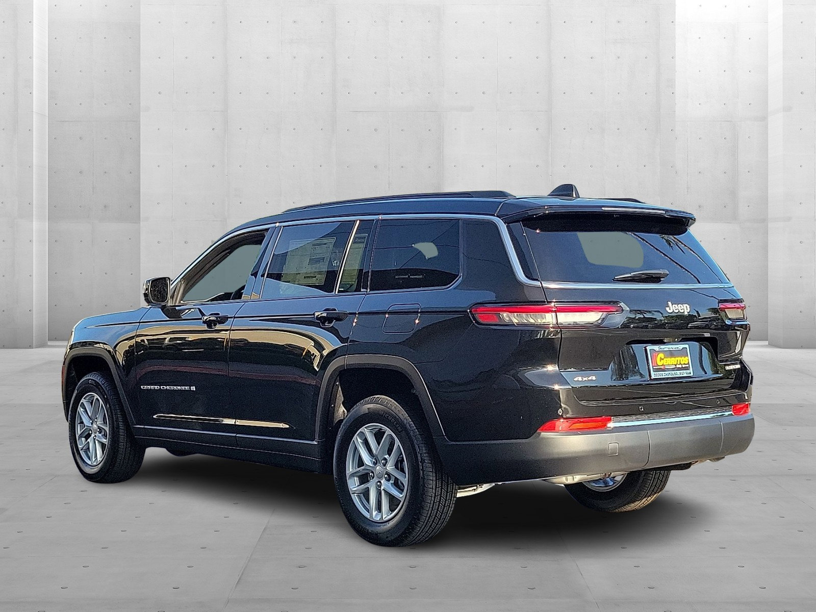 2025 Jeep Grand Cherokee Laredo X photo 2