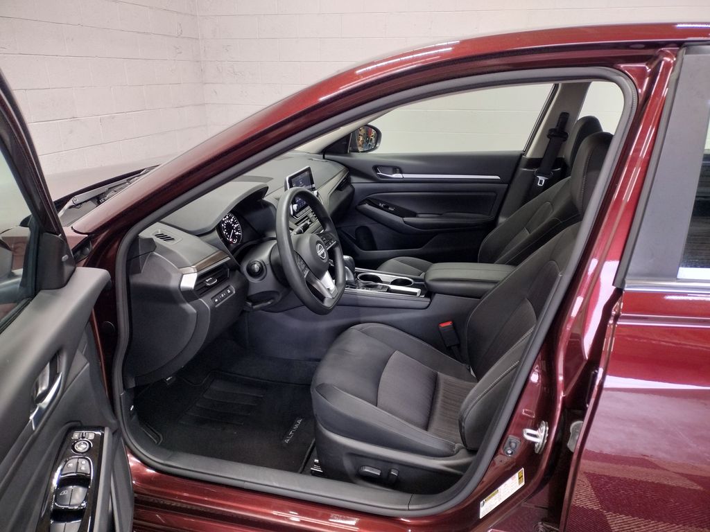 2023 Nissan Altima 2.5 SV photo 16